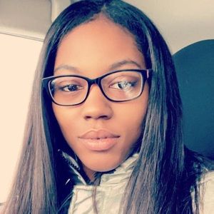 Meet your Posher, Tia